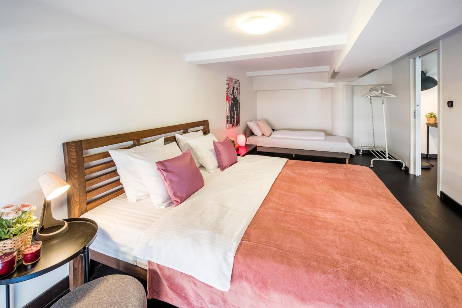 2-Level Apartments On Krizikova Near The Metro Prague Ngoại thất bức ảnh