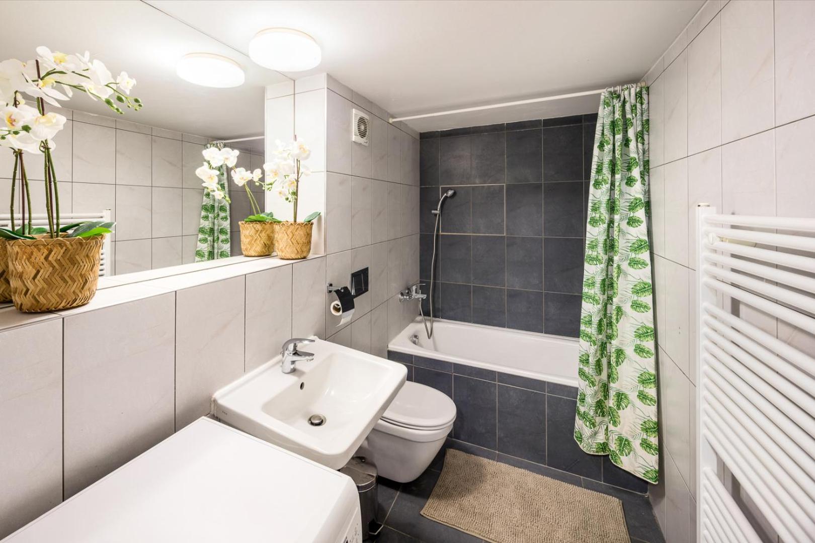 2-Level Apartments On Krizikova Near The Metro Prague Ngoại thất bức ảnh