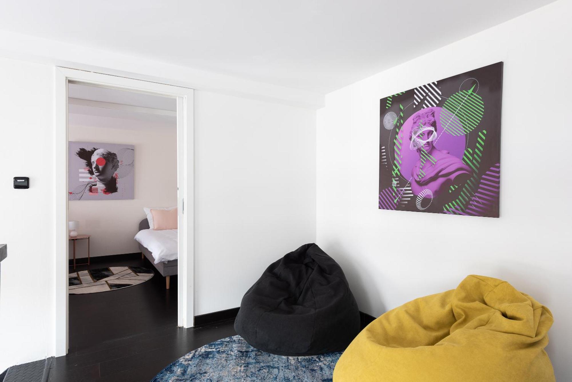 2-Level Apartments On Krizikova Near The Metro Prague Ngoại thất bức ảnh