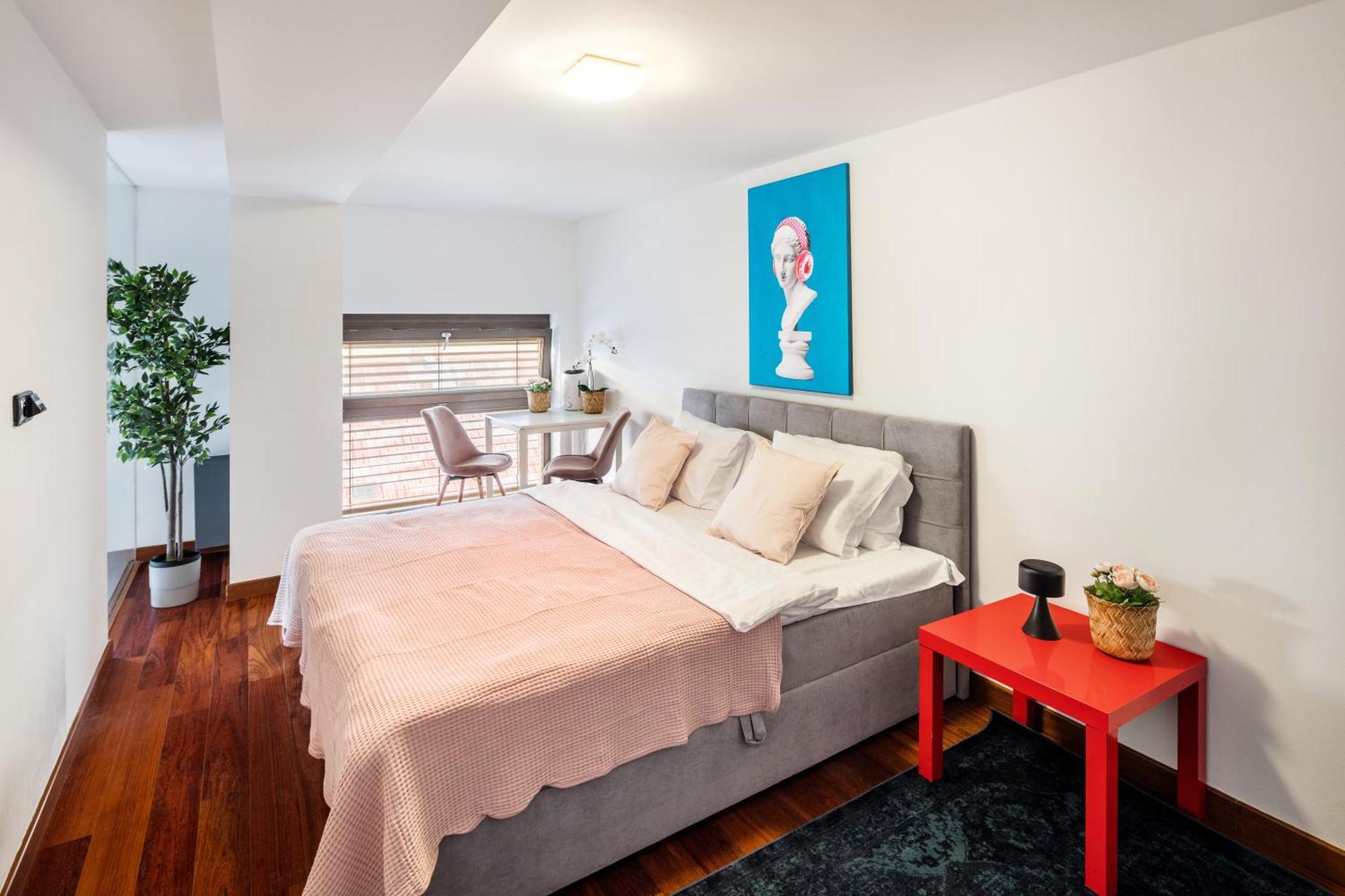 2-Level Apartments On Krizikova Near The Metro Prague Ngoại thất bức ảnh
